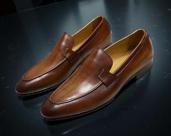 Handgemaakte bruine leren loafers voor heren | Klassieke instapschoenen met schort | Elegante formele kantoorschoenen