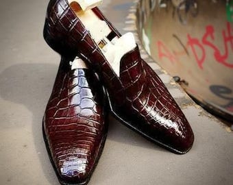 Op maat gemaakte handgemaakte bruine leren loafer mocassin herenschoenen