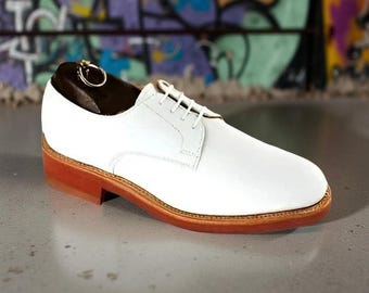 Witte leren derbyschoenen heren – bruine zool – nette schoenen