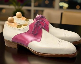 Handgemaakte roze en witte leren Oxford-schoenen met veters voor formele aankleding