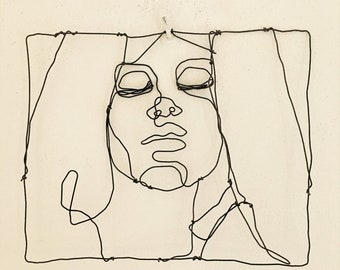 Tina con le braccia alzate, scultura filo ferro, ritratto donna