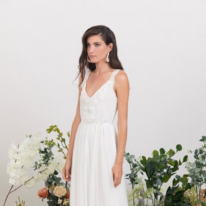 Simple and Effortlessly Beautiful Wedding Dress With Stunning - Etsy