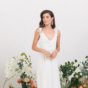 Simple and Effortlessly Beautiful Wedding Dress With Stunning - Etsy