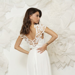 Wedding dress - Simple, comfortable and unique wedding dress with stunning vintage inspired delicate lace embroidery on shoulders and back.