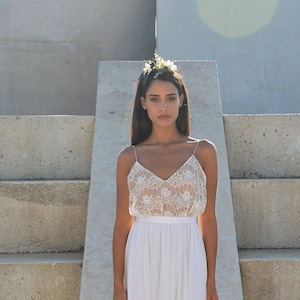 Bohemian chic wedding dress, v-neck wedding dress, beach wedding dress, comfortable wedding dress