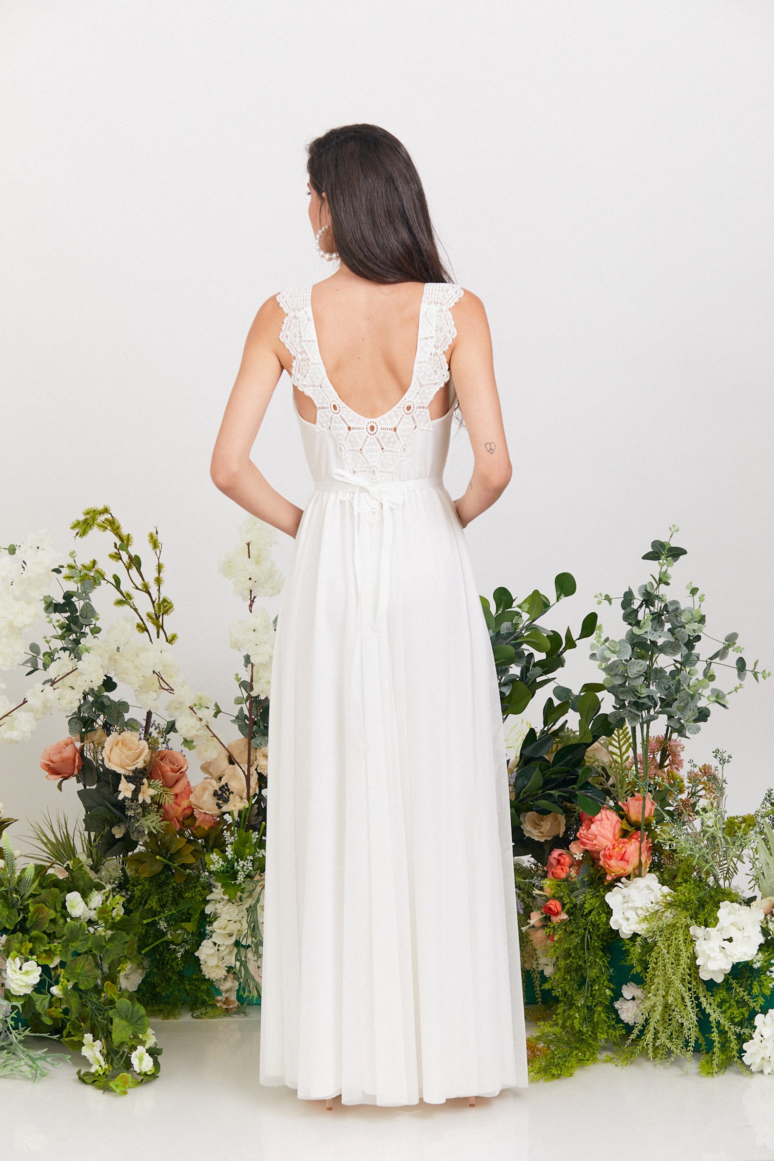 Simple and Effortlessly Beautiful Wedding Dress With Stunning - Etsy