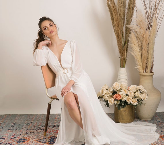 Sophisticated Boho Wedding Dress That Exude Effortless Glamour With Classic  Elegance. Feminine Silhouette With Long Sleeves, Slit and Train. 