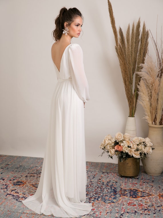 Sophisticated Boho Wedding Dress That Exude Effortless Glamour With Classic  Elegance. Feminine Silhouette With Long Sleeves, Slit and Train. 