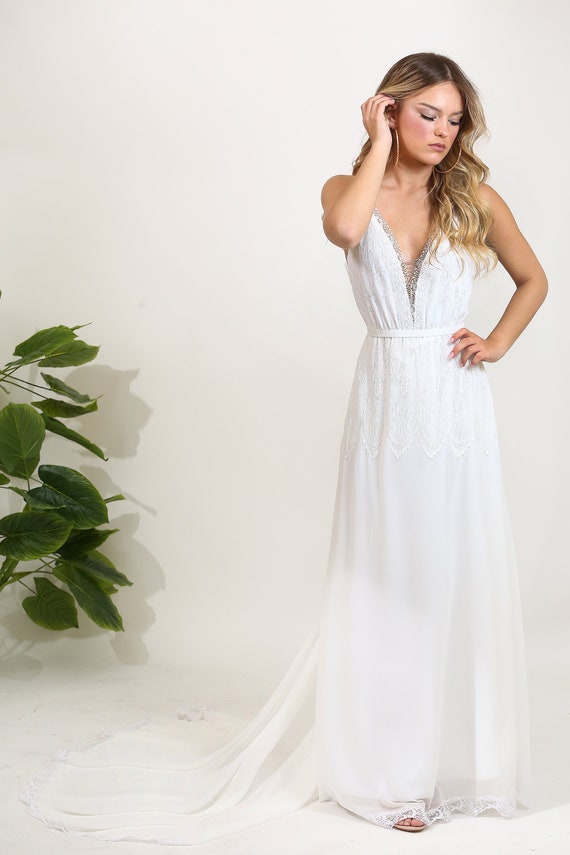 delicate lace wedding dress