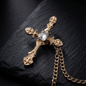 Korsformad kavajnål, guldfärgad kavajkedja, religiös gåva, accessoar för herrkavaj, herrkostymskedja, herrbrosch