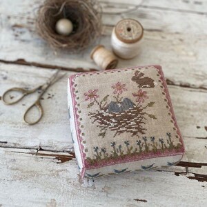 Stickvorlage "Tulip Fields Pinkeep" von Stacy Nash Designs