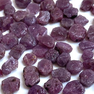 Cristales de zafiro rosa en bruto, 73 piezas, piedras preciosas sin tratamiento térmico para la fabricación de anillos y engaste con alambre.