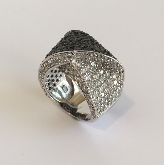 Sterling Silver Black and White Pave Estate Ring C