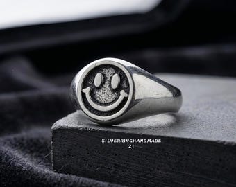 Anillo de plata de ley 925 hecho a mano con diseño de carita feliz, joyería bohemia.