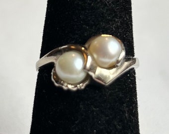 10 K White Gold Pearl Ring-Size 6 3/4