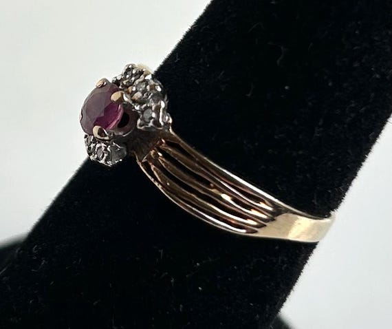 10K Solid Yellow Gold Multi Stone Ring-Size 7 1/2 - image 10