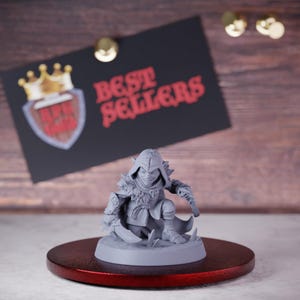 Halfling Rogue Assassin Miniature | 28mm 32mm 38mm | Resin 3D Printed Mini | DnD 5e Pathfinder RPG | Primed/Drybrush Option | AG