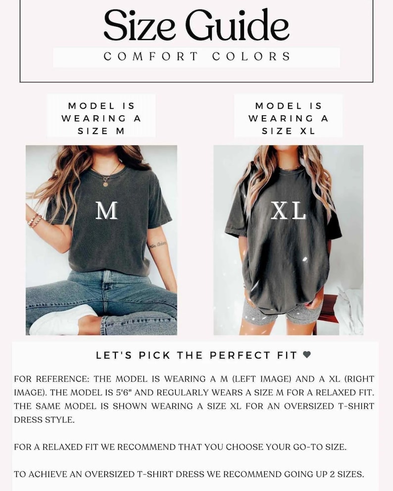 Pode incluir: Um guia de tamanhos para camisetas Comfort Colors com duas imagens. A imagem da esquerda mostra uma camiseta cinza chumbo no tamanho M, e a da direita mostra a mesma camiseta no tamanho XL. O texto inclui Size Guide e Comfort Colors.