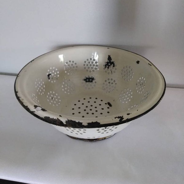 Vintage Enamel Colander Strainer