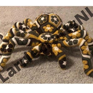 Crochet Tarantula Pattern: African Flower Spider Toy (PDF) image 3