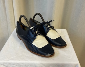 Joan David Navy Blue and White Oxford Tie Up Shoes 6 1/2