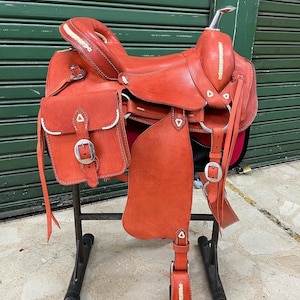 Handmade Western Trail Saddle with Leather Bags and Comfortable Seat