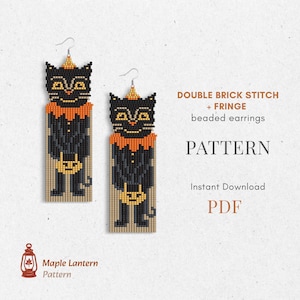Könnte beinhalten: Perlenohrringe mit einem schwarzen Katzendesign, orangefarbenen und gelben Details und einer rechteckigen Form. Die Ohrringe haben eine Fransen am unteren Ende. Der Text lautet "DOUBLE BRICK STITCH + FRINGE beaded earrings PATTERN".