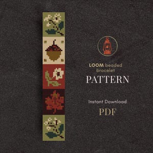 Peut inclure: Un motif de bracelet tissé en perles avec un motif répété de fleurs, d'un gland et de feuilles en vert, rouge et marron. Le texte "PATTERN" et "PDF" sont également visibles.