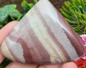 Natural Red Narmade Agate Cabochon For Jeweller Making 167.80 Carats One 49x61x8 mm Size