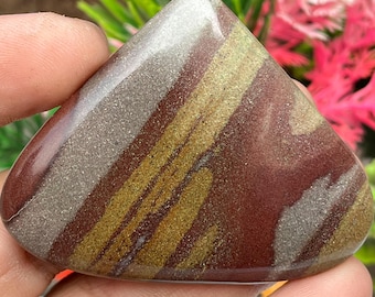 Natural Red Narmade Agate Cabochon For Jeweller Making 123.00 Carats One 45X56X7 mm Size