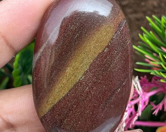 Natural Red Narmade Agate Cabochon For Jeweller Making 132.70 Carats One 52x33x9 mm Size