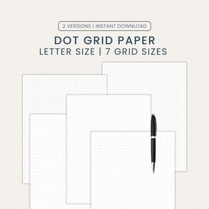 Può includere: Diversi fogli di carta a griglia a punti bianchi con una penna nera. Il testo sull'immagine recita "2 VERSIONS | INSTANT DOWNLOAD" e "DOT GRID PAPER LETTER SIZE | 7 GRID SIZES". La carta è progettata per prendere appunti e scrivere diari.