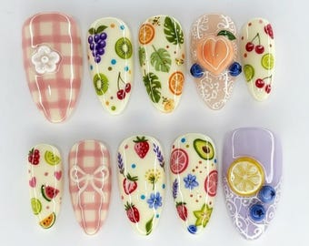 Kawaii Obst Picknick Drücken Sie auf die Nägel | 3D Pfirsich Zitrone Gingham Bow Art | Handgemachtes Erdbeer Sommer Mandel Nägel Geschenk
