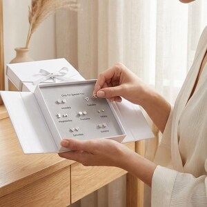 Set semanal de pendientes de 7 días • 7 pares de pendientes de plata S925 • Caja para múltiples pendientes • Regalo de joyería minimalista • Regalo de cumpleaños para novia