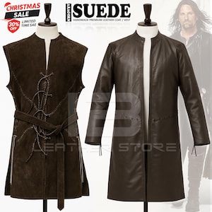 Pode incluir: Dois casacos e coletes de couro castanho são exibidos em manequins. Um é um colete sem mangas com frente com cadarço e cinto. O outro é um casaco de manga comprida com gola mandarim. O texto "SUEDE" e "LEATHER STORE" são visíveis.