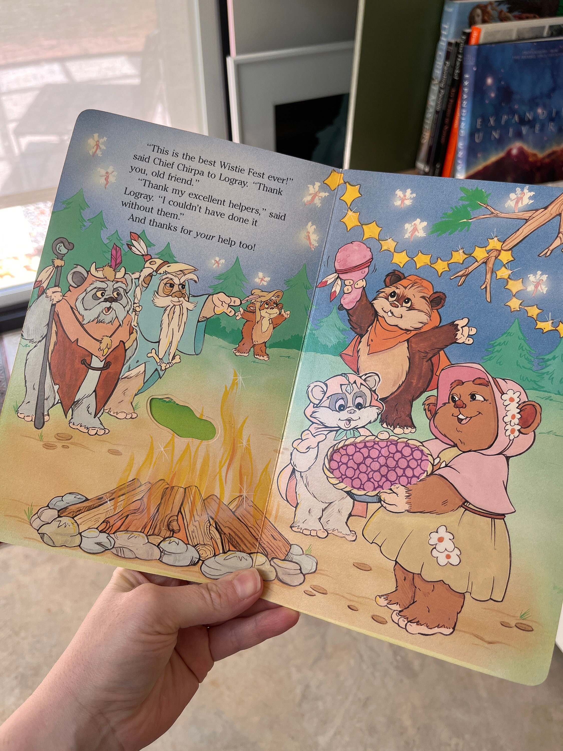 スターウォーズ絵本 英語版 picture book with smell Fuzzy as an Ewok : Things to Touch, See and Smell From the Forest