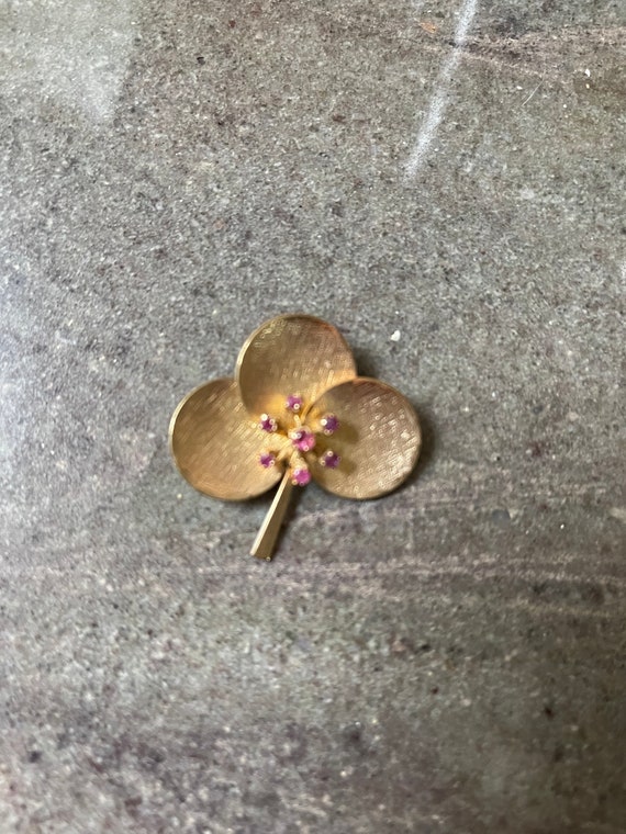 Winward 3 Leaf Clover Brooch with Amethyst stones… - image 1