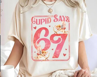 Zabawny 67 Kupidyn mówi Six Seven Png, 67 Walentynki png, Preppy Dziewczęcy Kwiatowy Wzór, Trendy Humor w Mediach Społecznościowych Png, 6 7 Boże Narodzenie