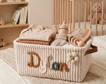 Cestino portaoggetti per neonati personalizzato con ricamo - Scatola portagiochi con nome ricamato su misura - Regalo per baby shower, opera d'arte in filo metallico lavorato a maglia, regali per future mamme