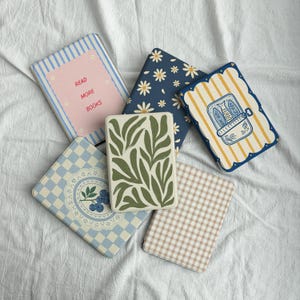 Magnetiskt fodral till Kindle och Kobo med avtagbar genomskinlig baksida, Kindle-fodral med estetiskt blommönster, rutmönster, stark magnetbaksida, läsarpresent
