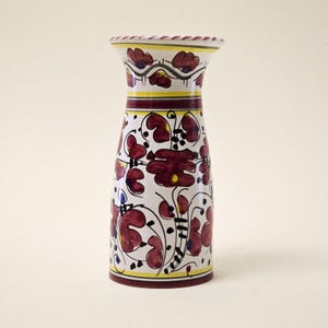 Jarrón de cerámica español antiguo pintado a mano, estilo Deruta, cerámica floral, pieza decorativa firmada.