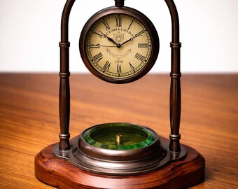 Horloge de bureau personnalisée avec boussole, horloge de table ancienne gravée, cadeau d'anniversaire pour mari, surprise pour la fête des pères et des mères