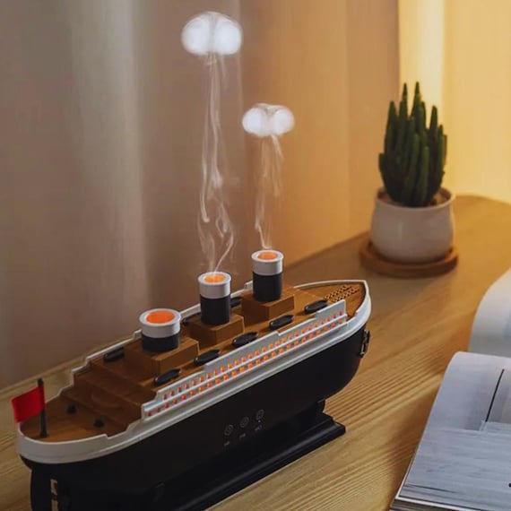 タイタニック号の加湿器とエッセンシャルオイルアロマディフューザー