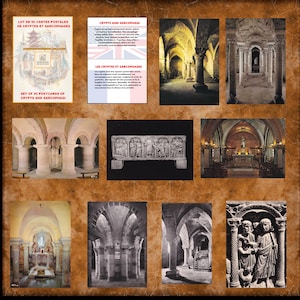 Peut inclure: Un ensemble de 50 cartes postales présentant des cryptes et des sarcophages. Les images montrent des éléments architecturaux, des voûtes en arc, des colonnes et des sculptures détaillées. Le texte est en français et en anglais.