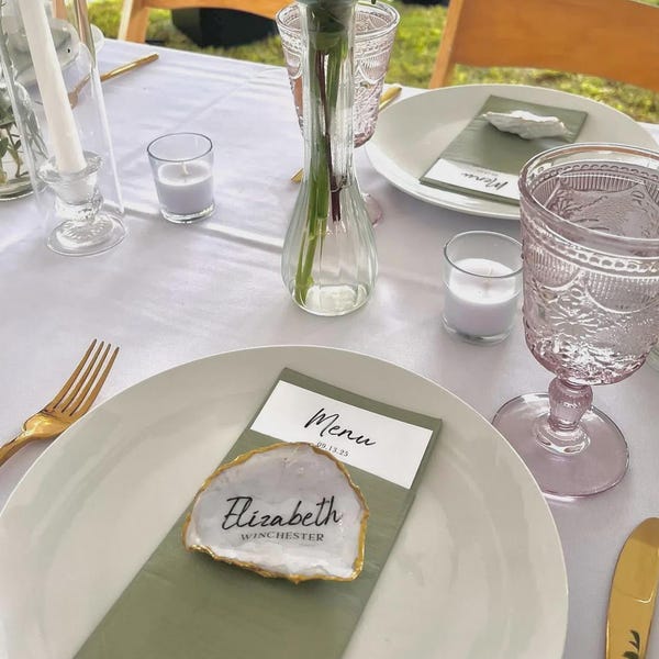 Tarjeta de mesa personalizable con forma de concha de ostra: Hecho rápido, detalle para bodas con temática costera