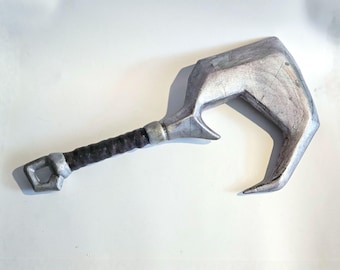 Con-Safe Lobo Hook Prop | Alien Biker Mercenary Display | 3D Printed Cosplay Weapon Replica