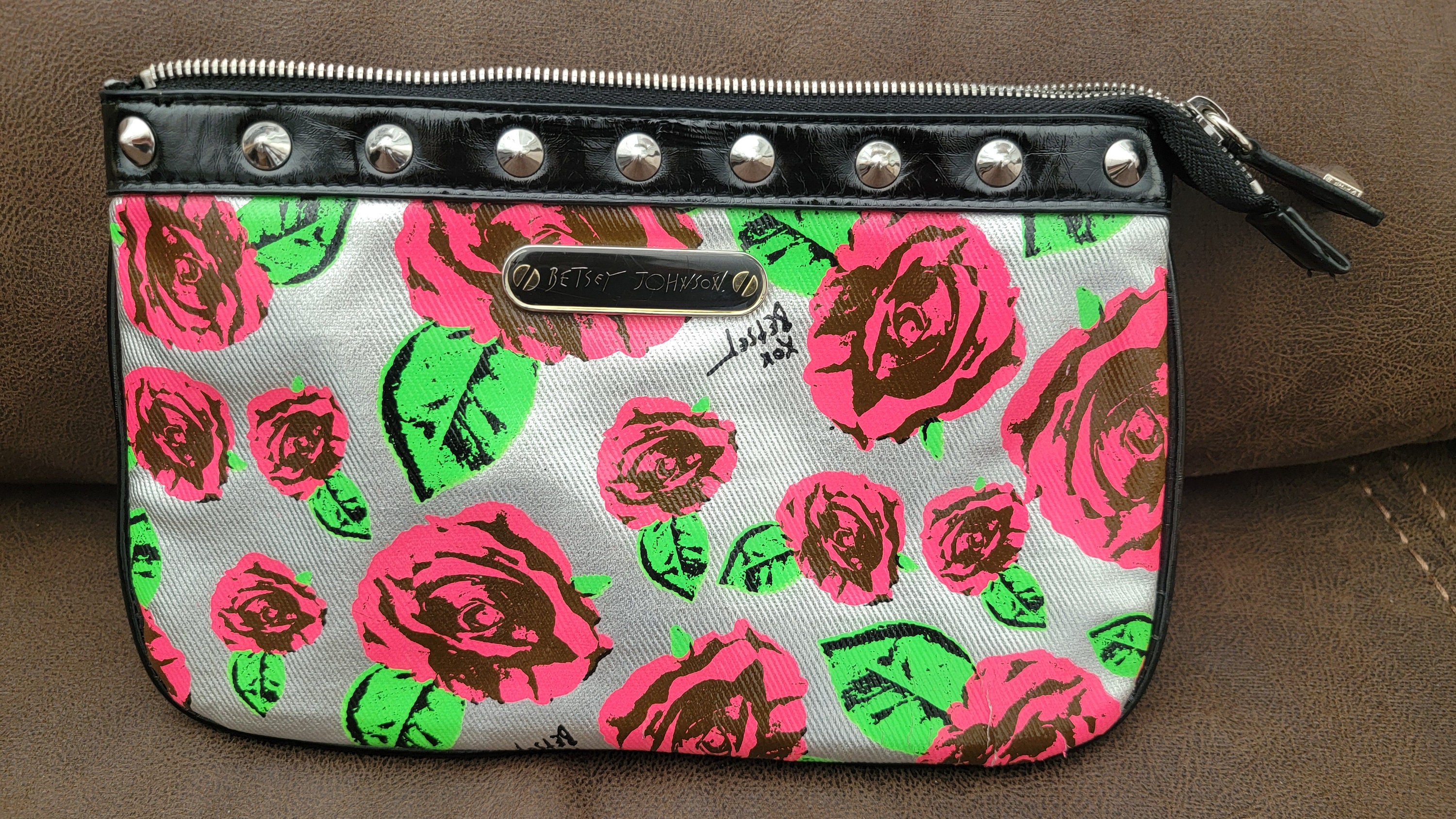 Betsey johnson cosmetic case hotsell
