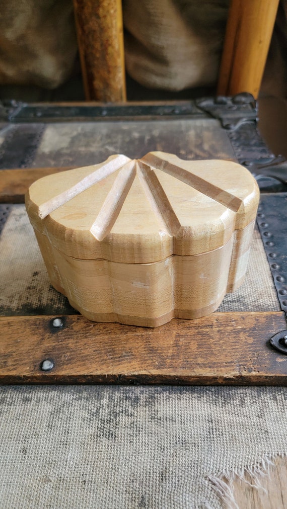 Vintage Wood Carved Clam Shell Trinket Box