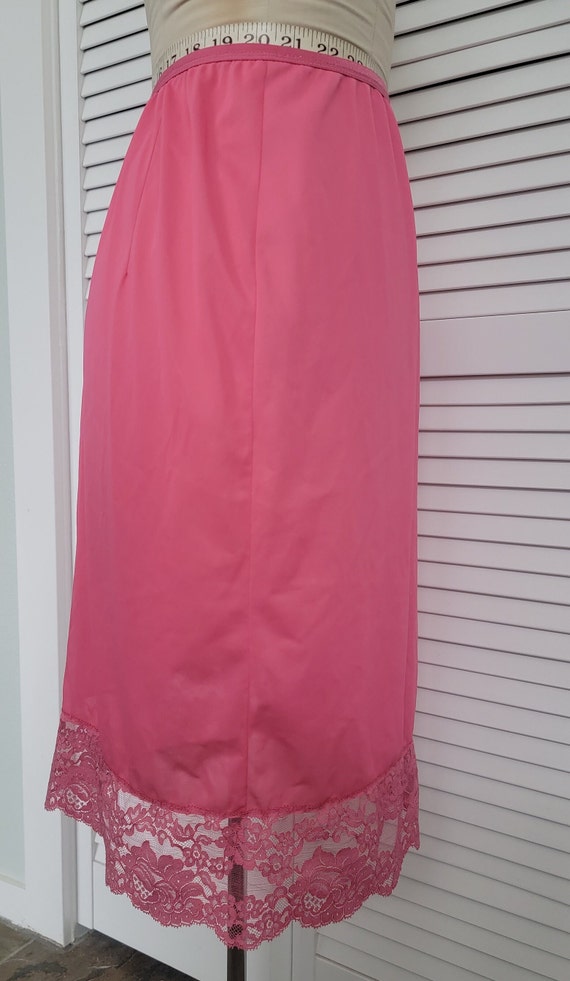 VTG Vanity Fair Hot Pink Slip/ Half slip/ Large/C… - image 4