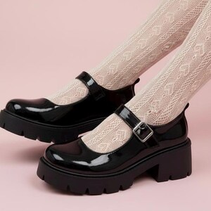Black Platform Maryjanes, White Mary Jane Shoes, Women's Maryjanes, Black Chunky Shoes, Platform Footwear, Stylish Shoes